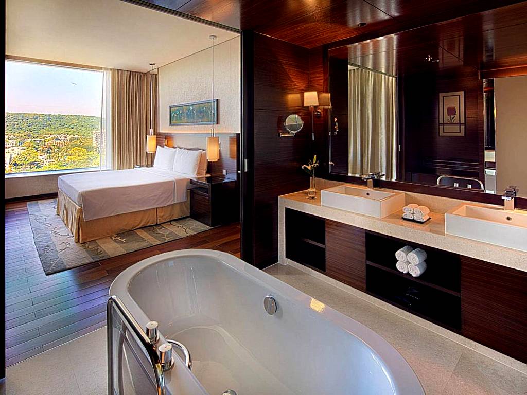 JW Marriott Pune: Executive Suite King Bed with Skyline View