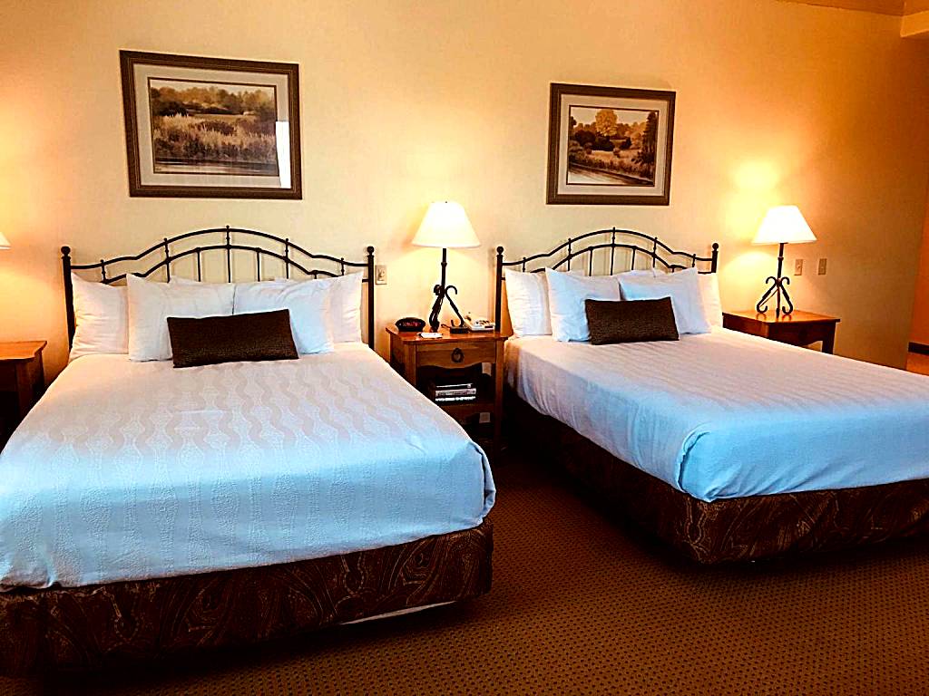 Best Western Plus Waterbury - Stowe: Queen Suite with Walk-In Shower - Disability Access (Waterbury) 