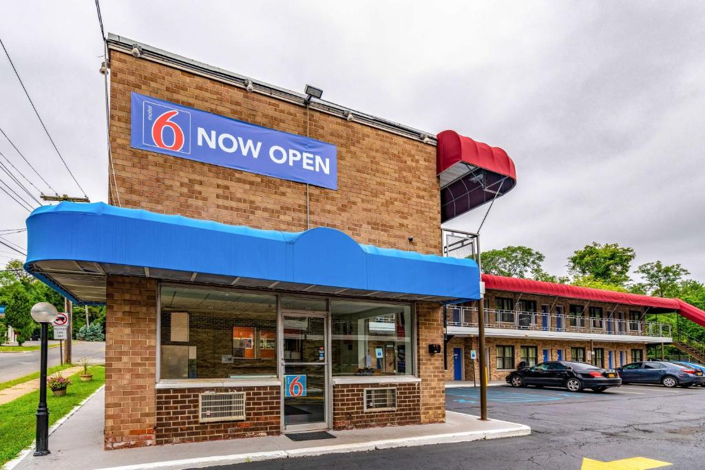 Motel 6-Elmsford, NY - White Plains