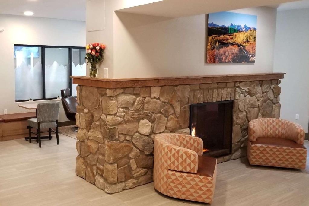 Microtel Inn & Suites by Wyndham Georgetown Lake