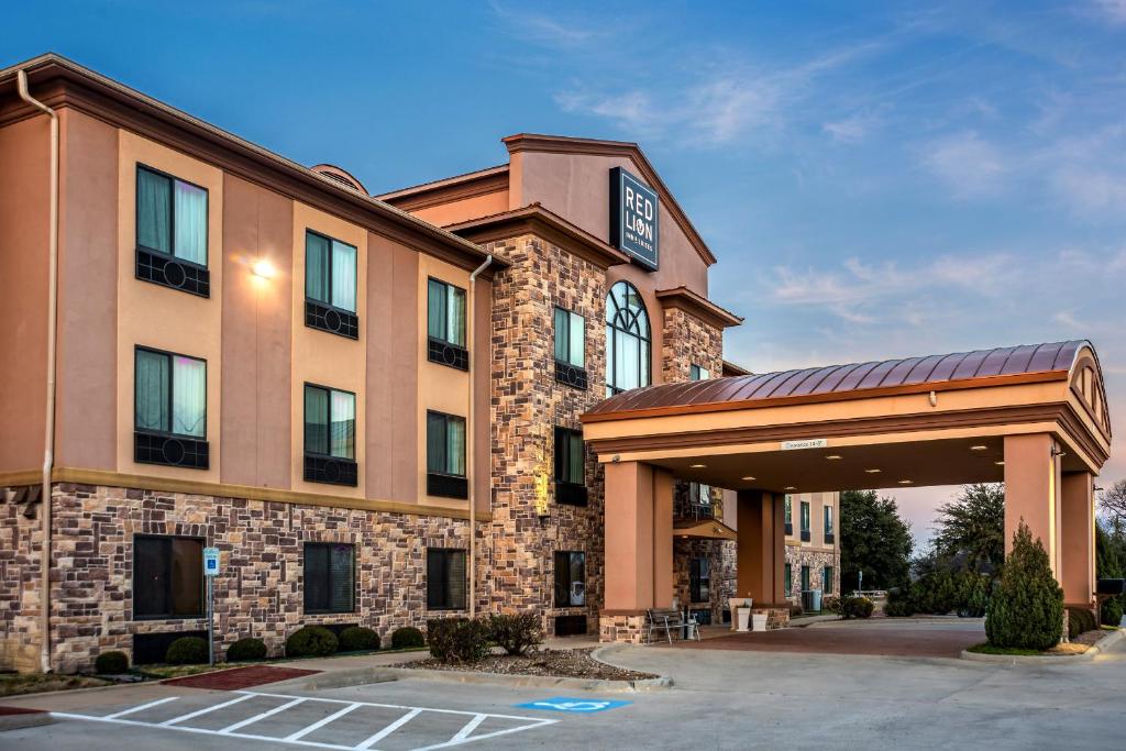 Red Lion Inn & Suites Mineral Wells