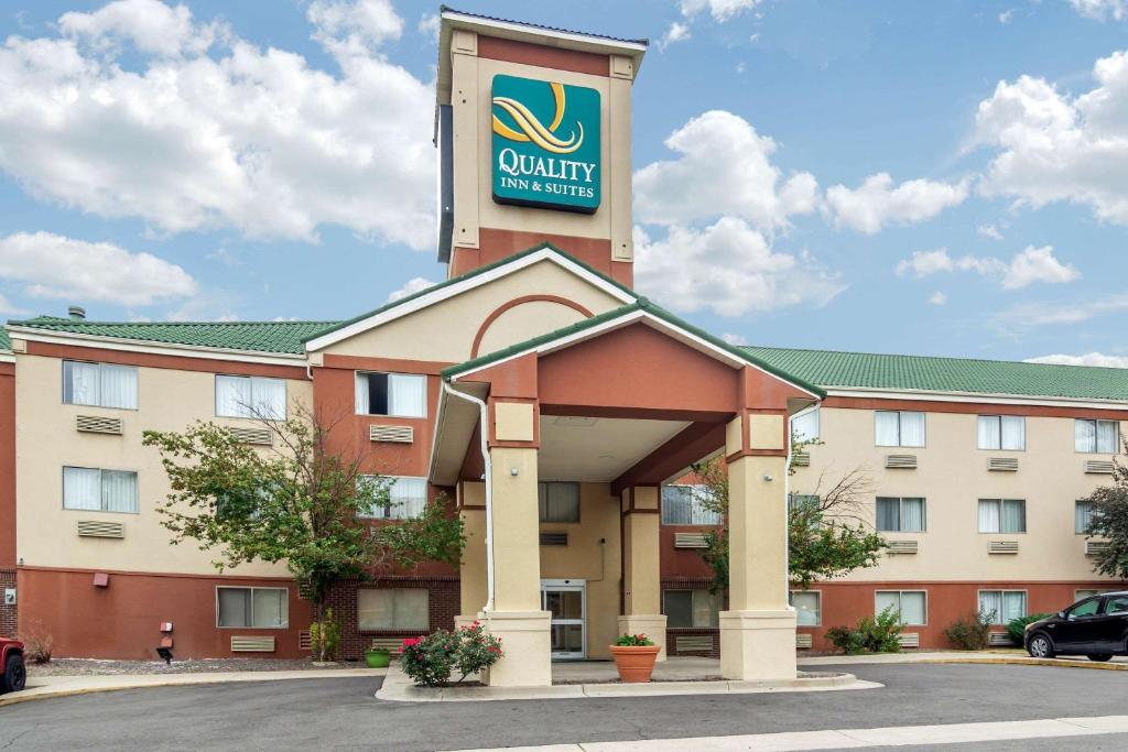 Quality Inn & Suites Lakewood - Denver Southwest