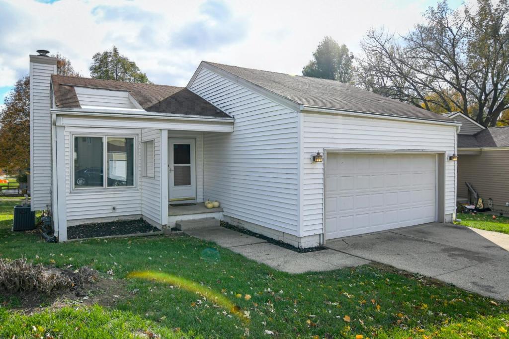 Pet-Friendly Urbandale Home about 8 Mi to Des Moines!