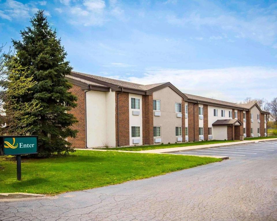 Quality Inn Chesterton near Indiana Dunes National Park I-94