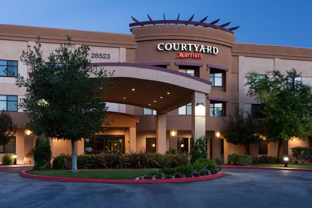 Courtyard by Marriott Santa Clarita Valencia