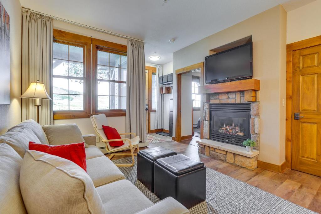 Modern Granby Retreat with View - Ski-In, Ski-Out!