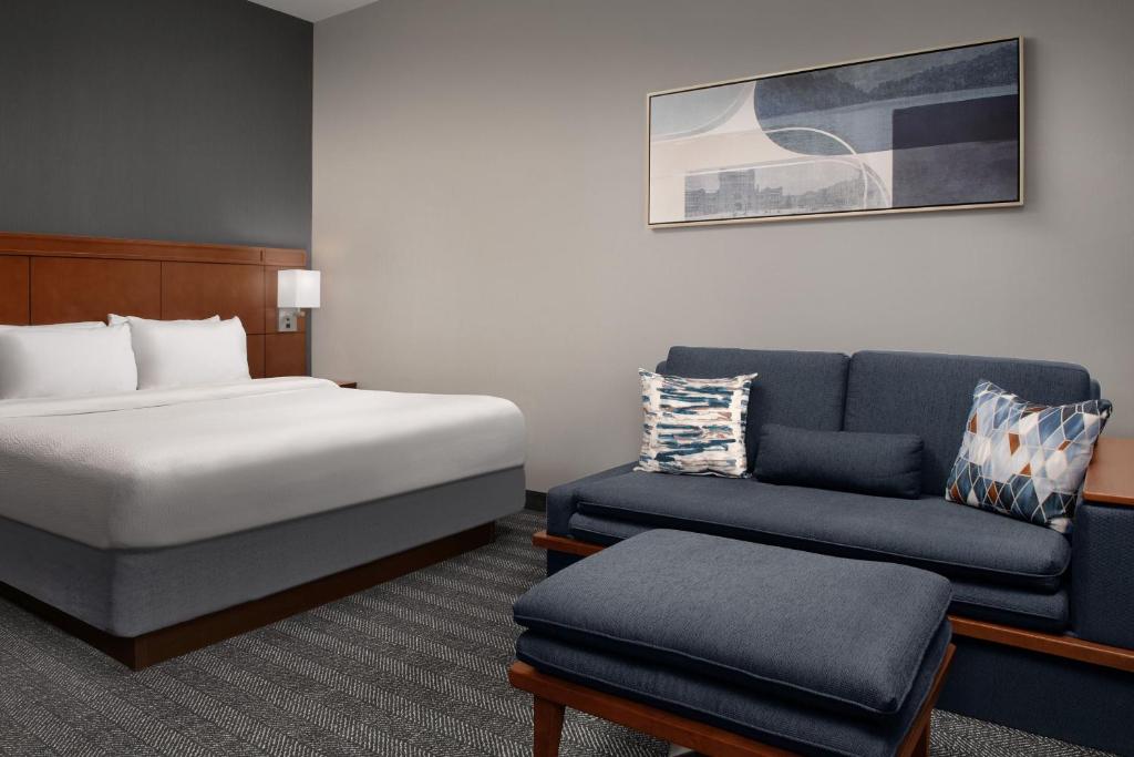 Courtyard by Marriott Syracuse Downtown at Armory Square