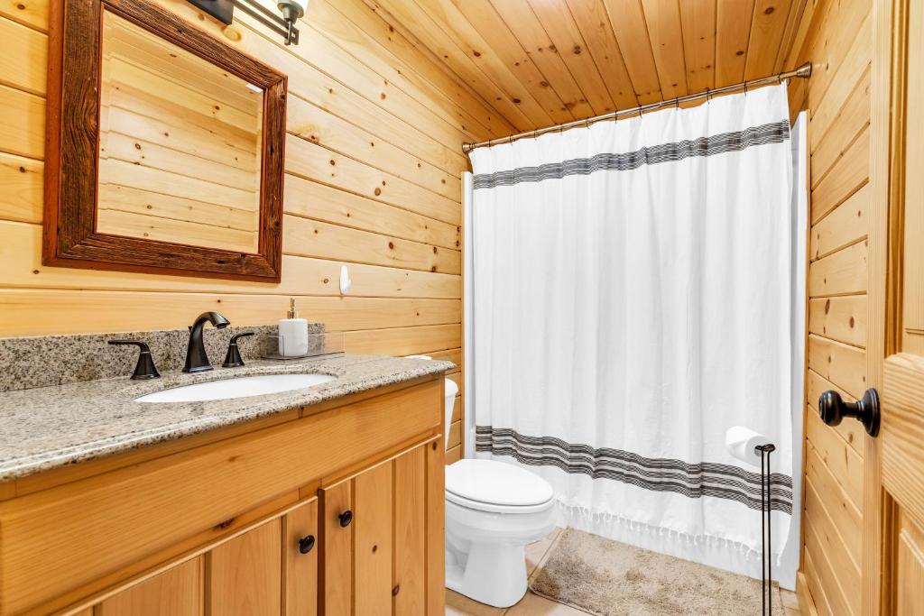 Chalet*Mountain Views*3-mins Sunday River*Hot Tub