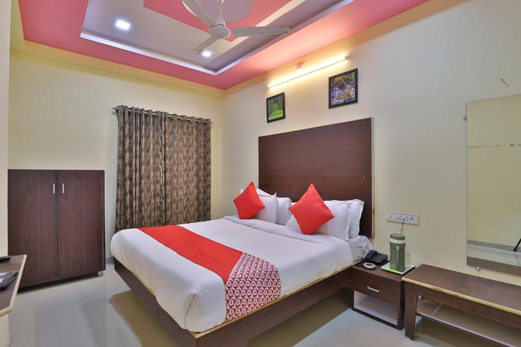 OYO D K Guest House